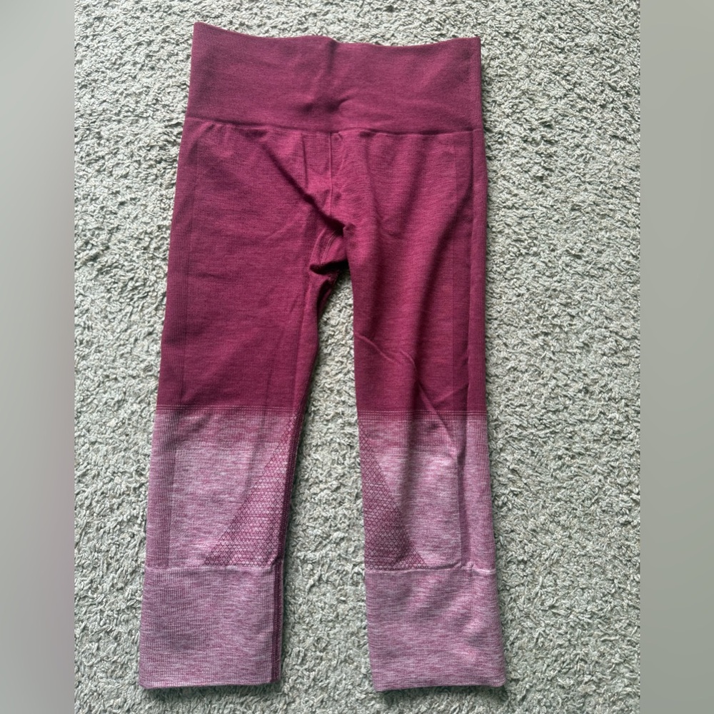 Lululemon cropped pink leggings